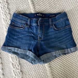 Hollister Low Rise Short 3” Stretch